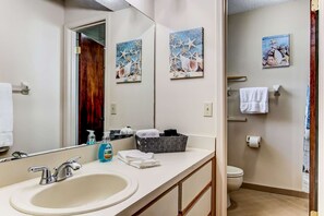 House, Multiple Beds (South Beach Casa) | Bathroom | Towels - South Beach Casa (Jacksonville Beach)