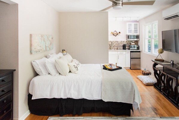 1 chambre, bureau, fer et planche à repasser, Wi-Fi gratuit