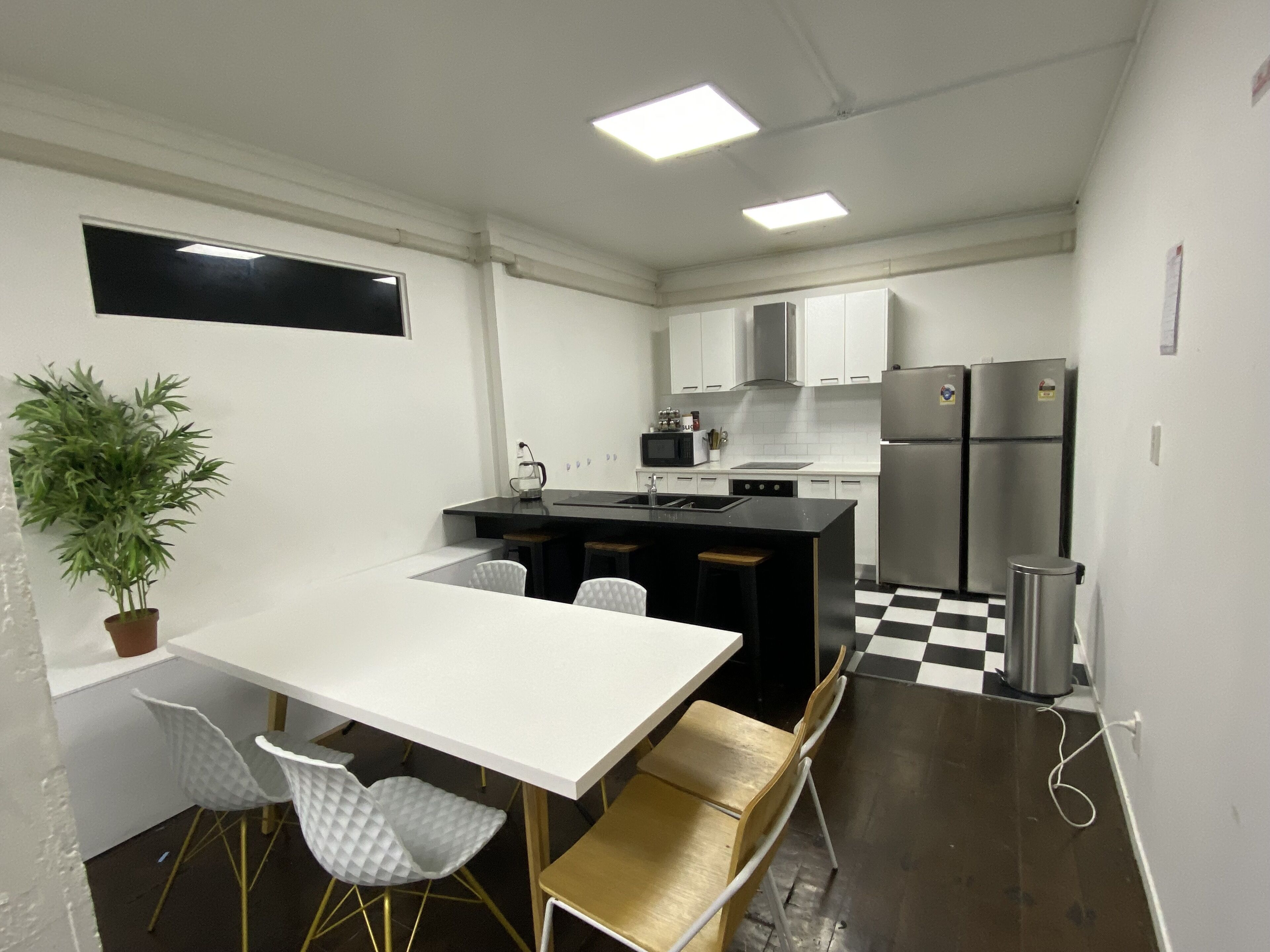 Tủ lạnh, lò vi sóng, lò nướng, bếp nấu 