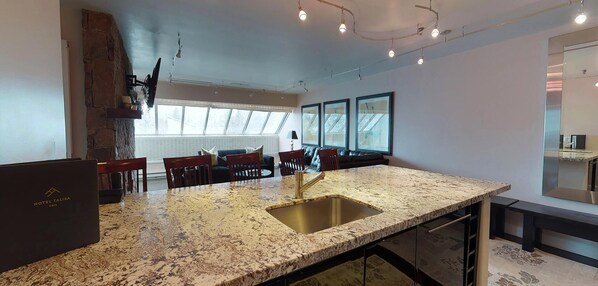 Interior - Grand Hyatt |Spacious Condo within walking distance to Chair 20 and connected to the Grand Hyatt through a sky bridge (Vail)