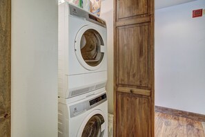 아파트 (2 Bedrooms) | 외관