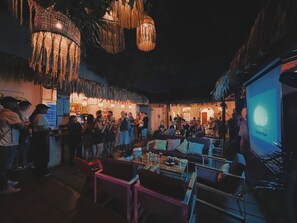 Ruang karaoke