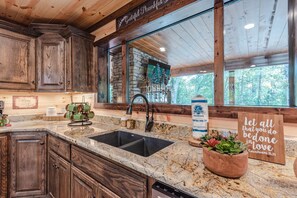 Interior - Bear Bottom Lodge: Sleeps 14, Movie Theatre + Loft Game Room (Broken Bow)