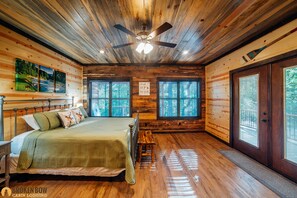 5 makuuhuonetta, silitysrauta/-lauta, ilmainen Wi-Fi, vuodevaatteet