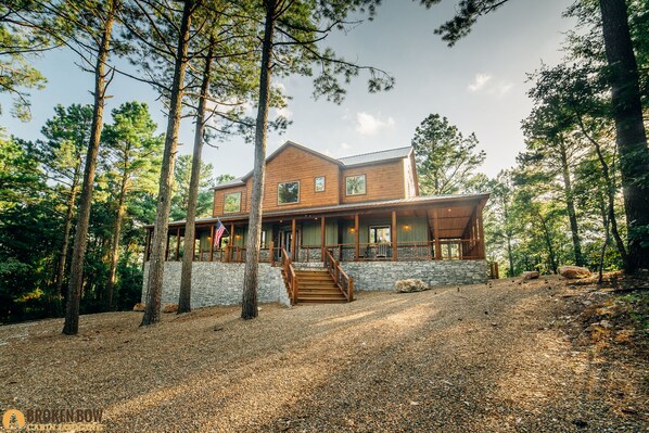 المنشأة من الخارج