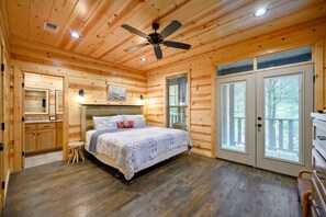 5 bedrooms, free WiFi, bed sheets, wheelchair access