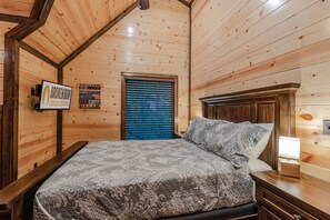 3 bedrooms, free WiFi, bed sheets, wheelchair access - Rustic Paradise:  3 BR + Loft Game Room, 2.5 Bath, Sleeps 8 (Broken Bow)