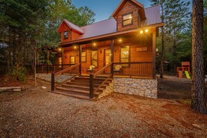 Exterior - Rustic Paradise:  3 BR + Loft Game Room, 2.5 Bath, Sleeps 8 (Broken Bow)