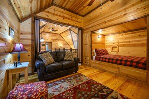 1 slaapkamer, een strijkplank/strijkijzer, gratis wifi, beddengoed