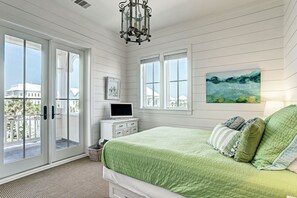 5 bedrooms, desk, iron/ironing board, WiFi