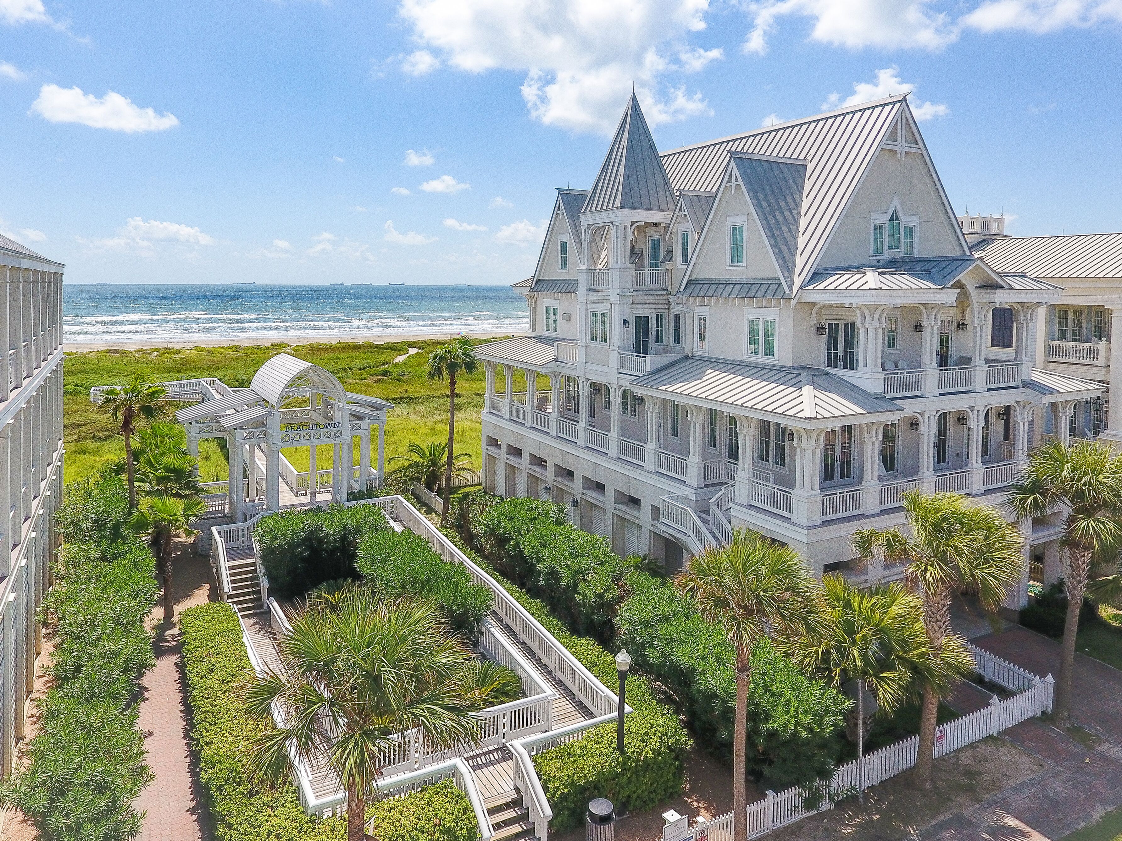 Be Here Now - 5 Bed, 5.5 Bath Beachfront Estate located in Beachtown Galveston