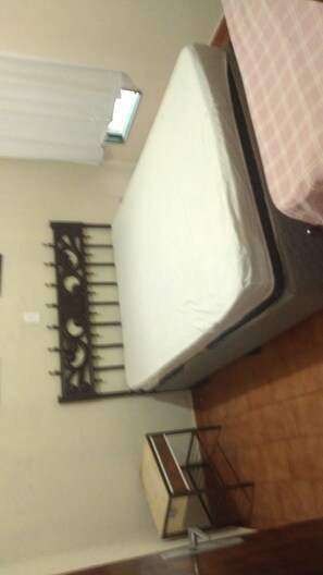 3 bedrooms, WiFi, bed sheets, wheelchair access