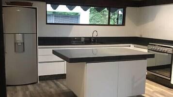 Fridge, microwave, oven, coffee/tea maker