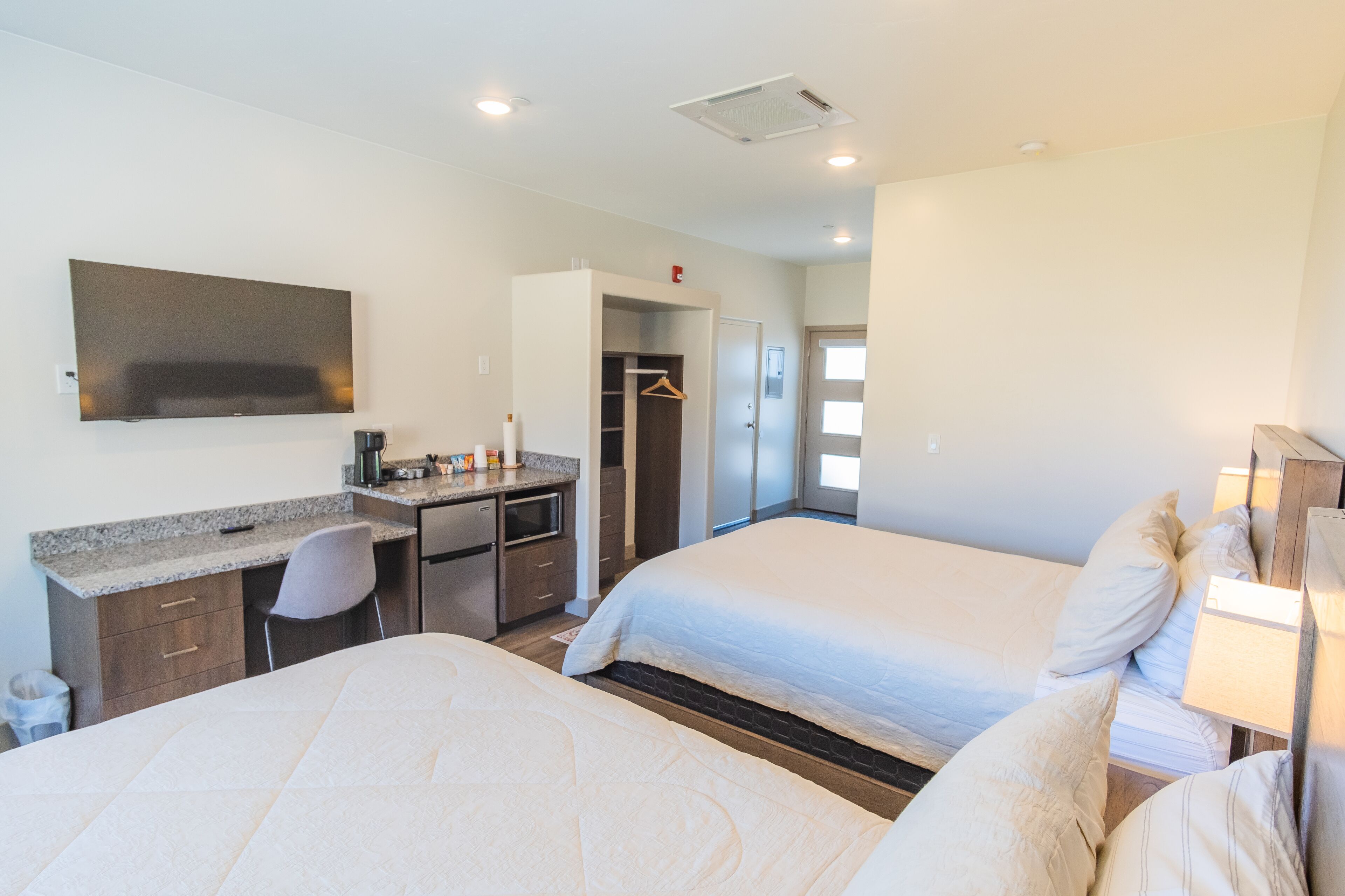 deluxe double room | 1 bedroom, individually furnished, free wifi, bed sheets