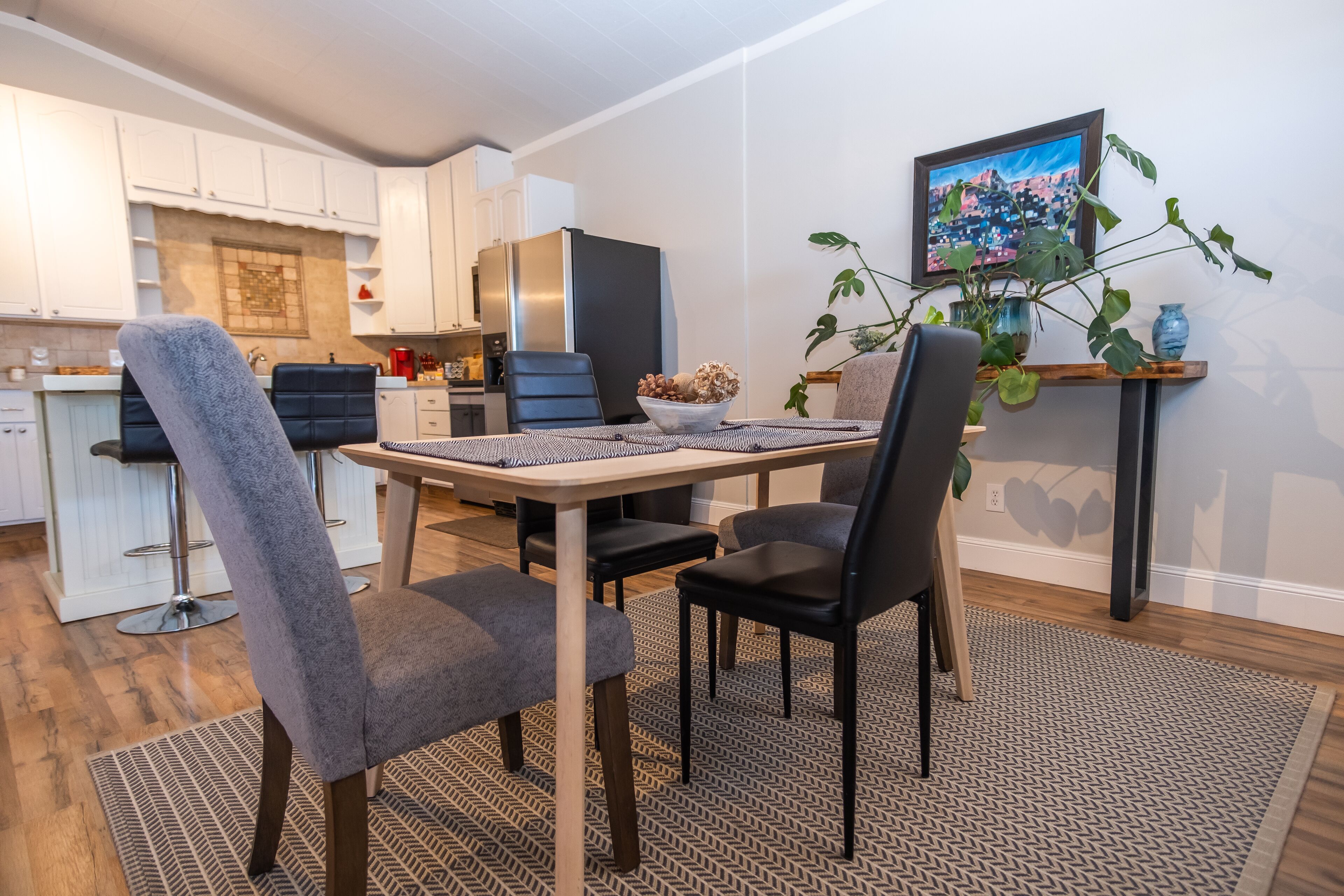 premium apartment | in-room dining