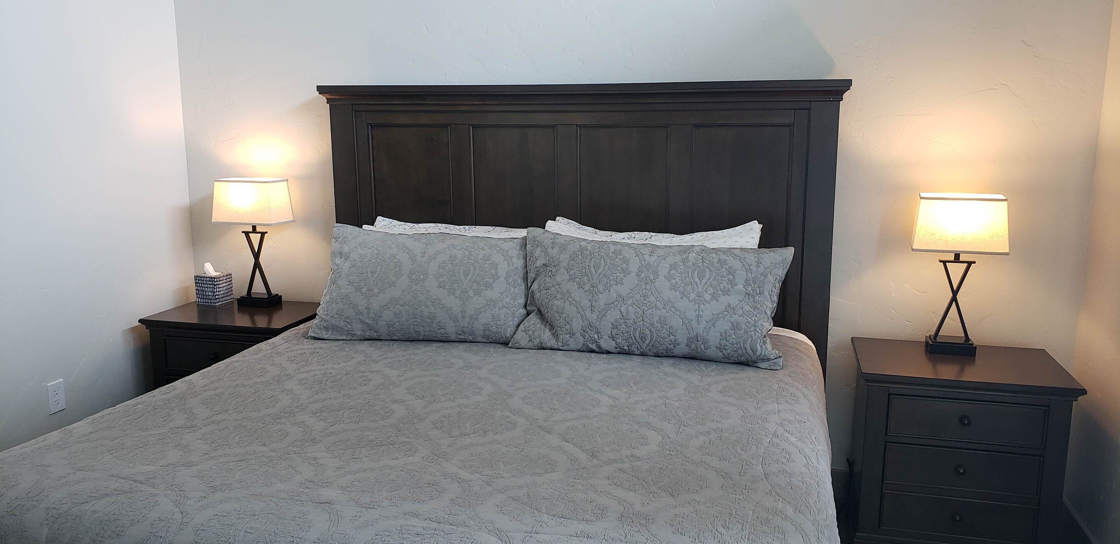 Muebles diferentes, wifi gratis y ropa de cama 