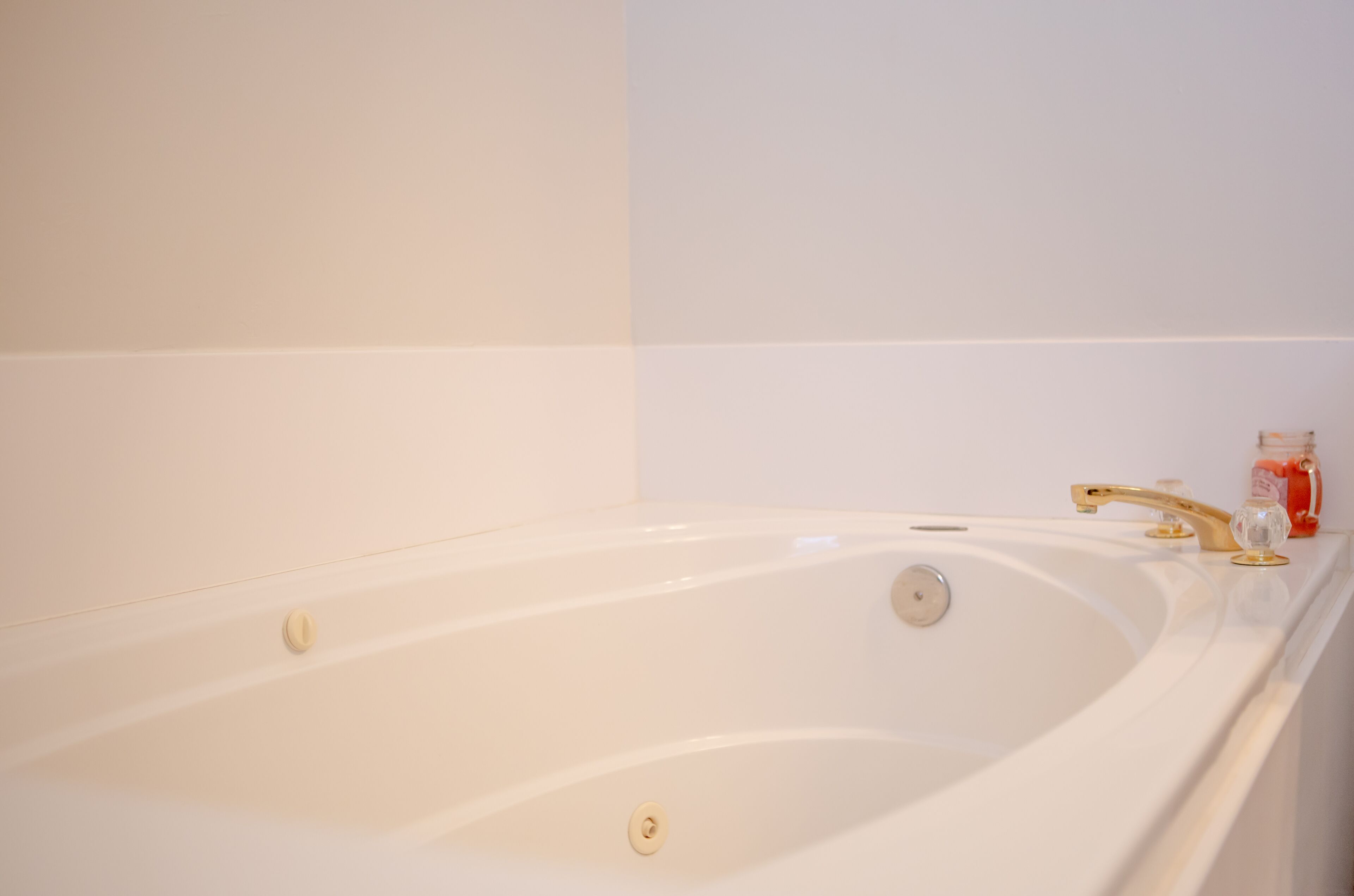 premium apartment | deep-soaking bathtub