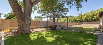Cozy Home in Old Town on Main St 2BED-2BA Steps away from wine & food!