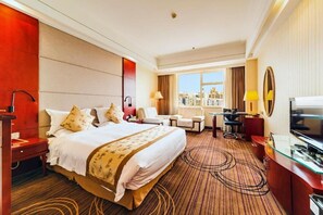 Down duvets, in-room safe, desk, laptop workspace - Junyu Grand Hotel (Qinhuangdao)