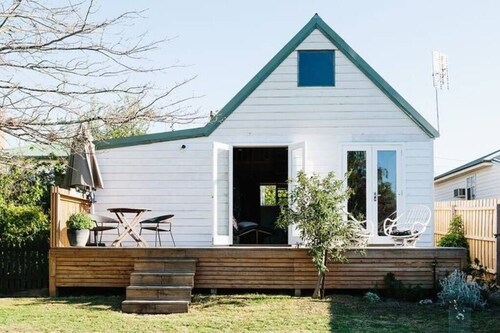 HARPSICHORD HOUSE - SCANDINAVIAN- STYLE RETREAT IN THE HEART OF OLD KYNETON