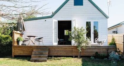 HARPSICHORD HOUSE - SCANDINAVIAN- STYLE RETREAT IN THE HEART OF OLD KYNETON