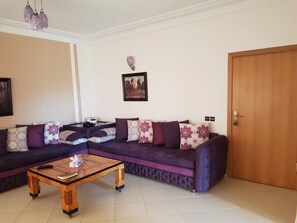 Télévision, lecteur de DVD, livres, médiathÚque