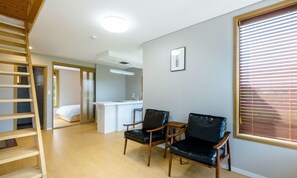 Duplex (25 PY) | Free WiFi