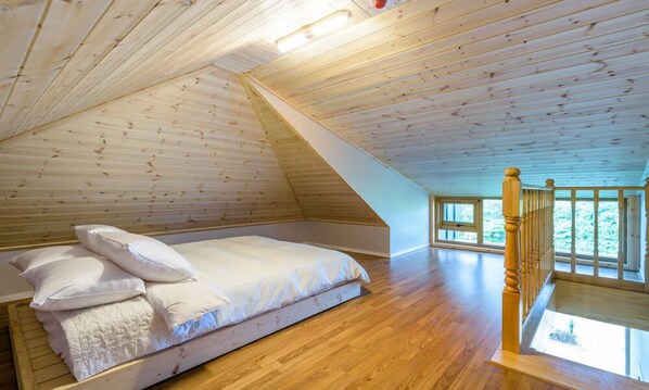 Duplex (25 PY) | Free WiFi