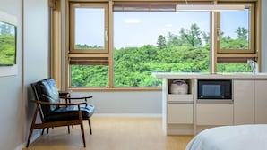 Monolocale (16 PY) | Angolo cottura privato | Frigorifero, microonde, piano cottura, bollitore elettrico