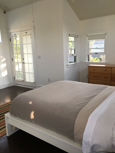 BE IN VENICE CENTRAL!!!