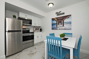Fridge, microwave, oven, stovetop - ***Relax and Enjoy Fort Lauderdale Beach!! (Fort Lauderdale)