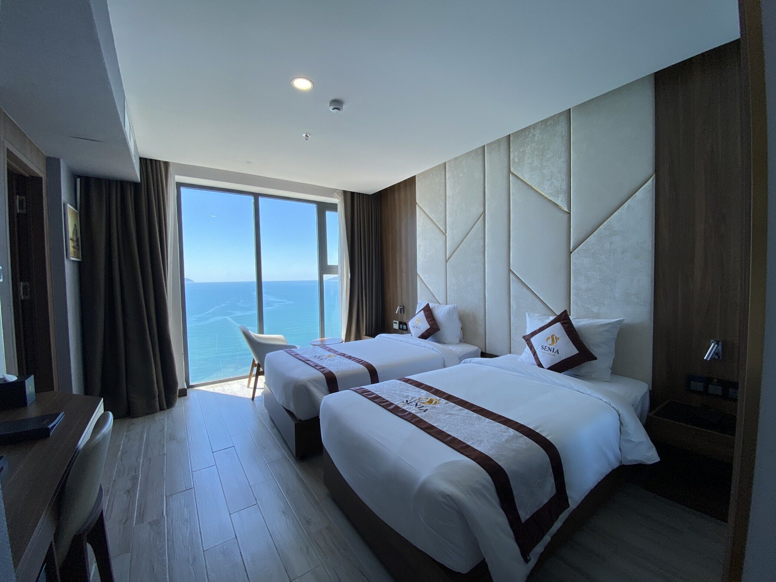 Deluxe Double or Twin Room, Ocean View | Minibar, in-room safe, desk, free WiFi
