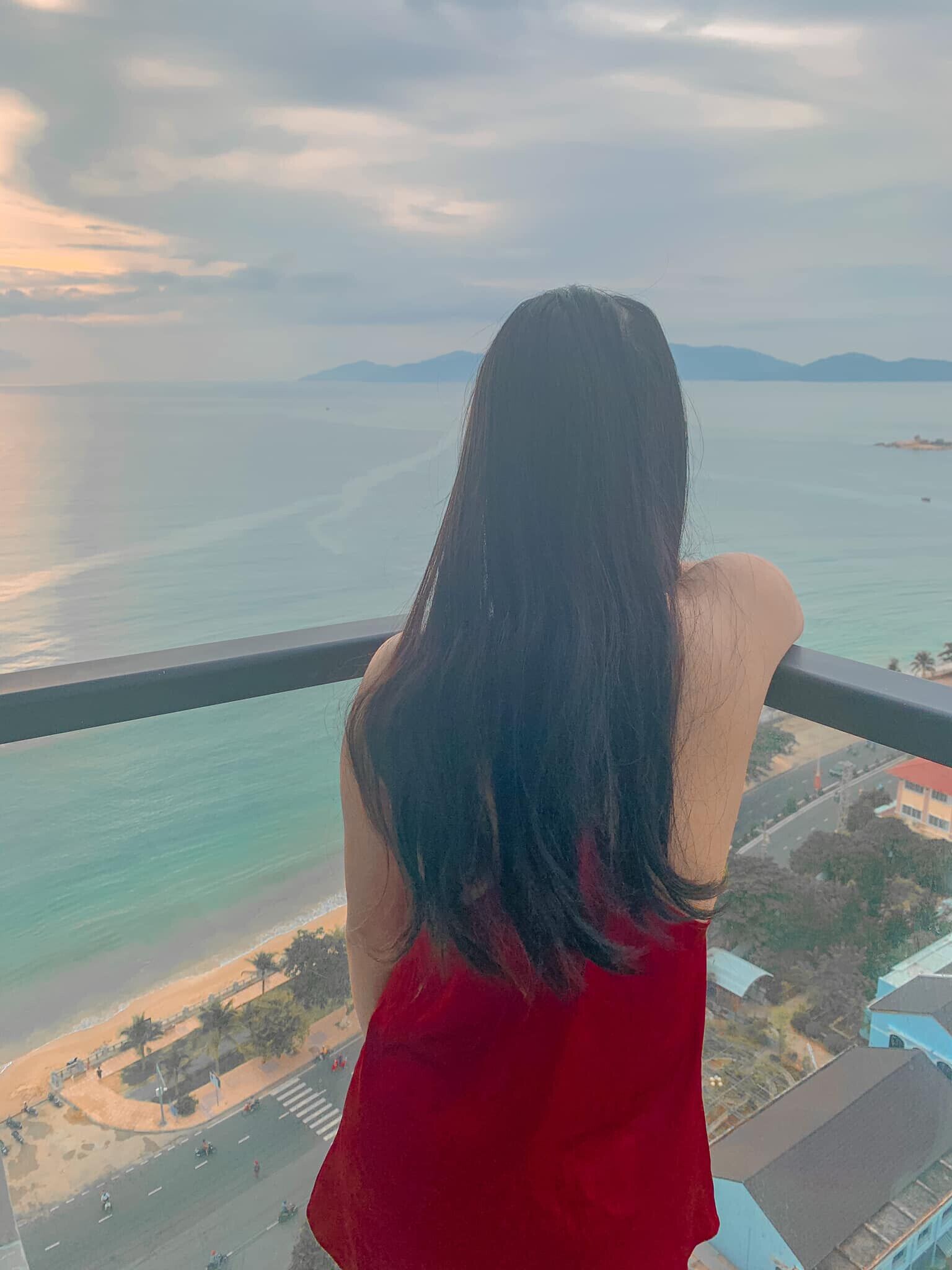 Minibar, két bảo mật tại phòng, bàn 
