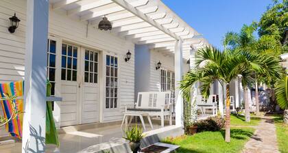 Casa Blanca Gili Air