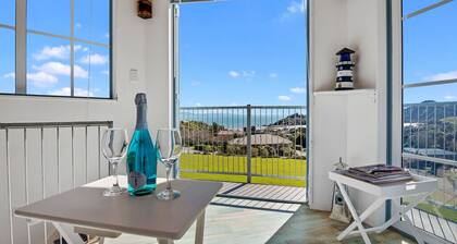 The Lighthouse - Ligar Bay Holiday Home