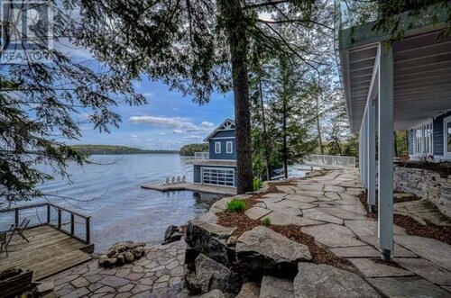 Executive Cottage in Muskoka