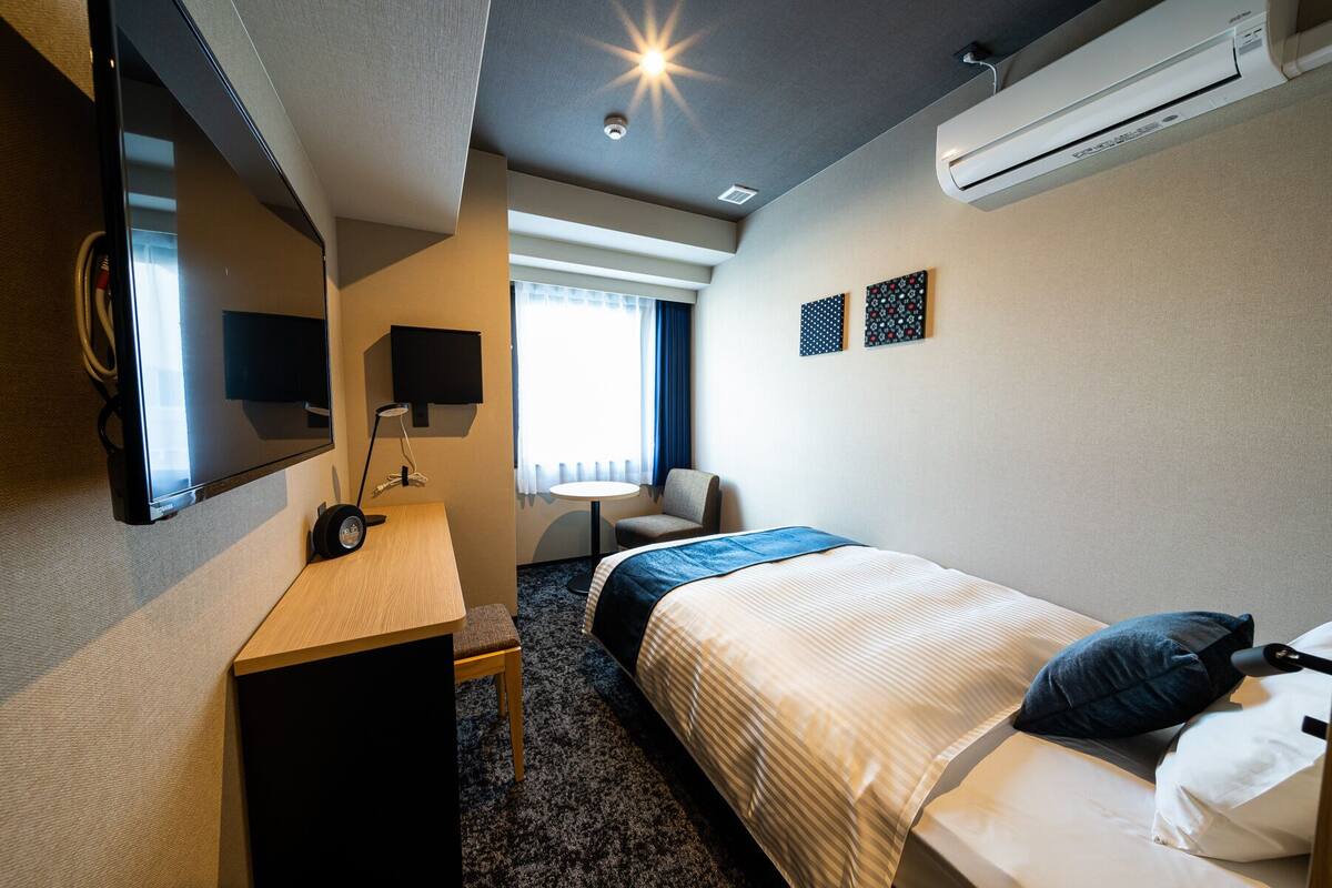 Kamar Double Comfort | Brankas, setrika/meja setrika, Wi-Fi gratis, dan seprai linen