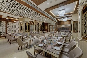 Restaurant - The Fern Residency Aurangabad (Chhatrapati Sambhajinagar)