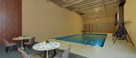 Indoor pool, pool loungers