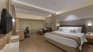 Standard Room | Minibar, in-room safe, desk, free WiFi