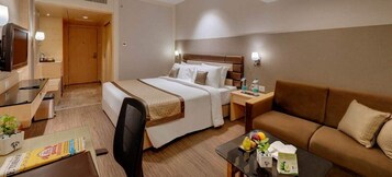 Minibar, in-room safe, desk, free WiFi