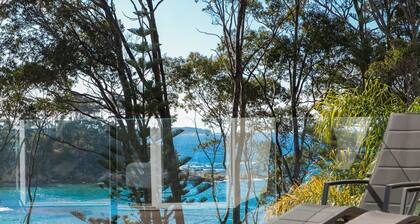 Batemans Bay’s Beach Holiday apartment 200 mts to Denhams and Surf Beach.