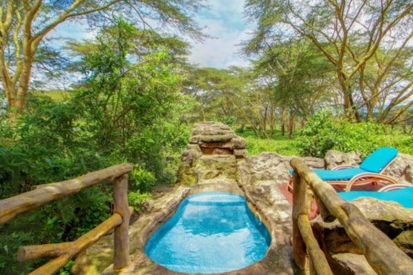 Private pool