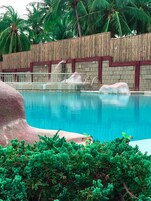 3 piscinas internas