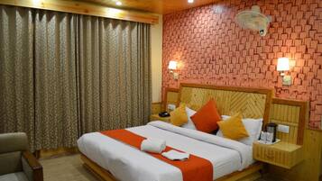 Rollaway beds, free WiFi, bed sheets