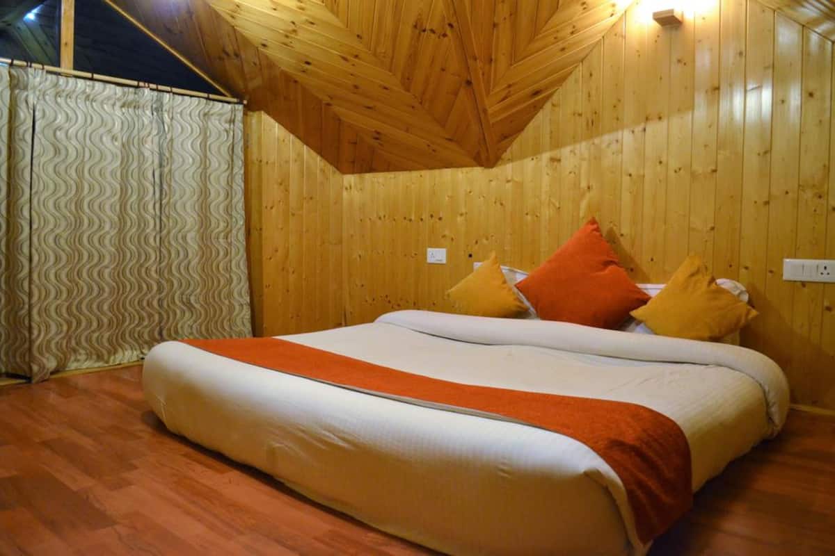 1 bedroom, rollaway beds, free WiFi, bed sheets