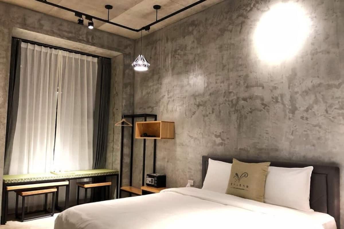 Double Room | Down comforters, in-room safe, desk, blackout drapes