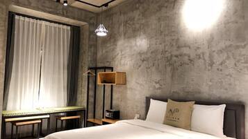 Double Room | Down comforters, in-room safe, desk, blackout drapes