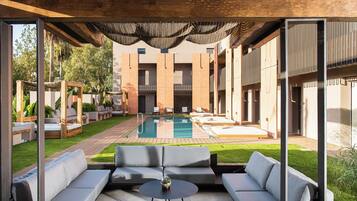 Poolside bar