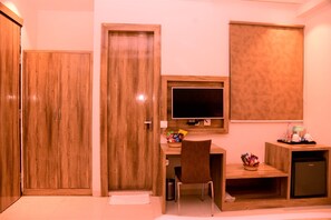 デラックス ダブルルーム ダブルベッド 1 台 | 客室の設備とサービス